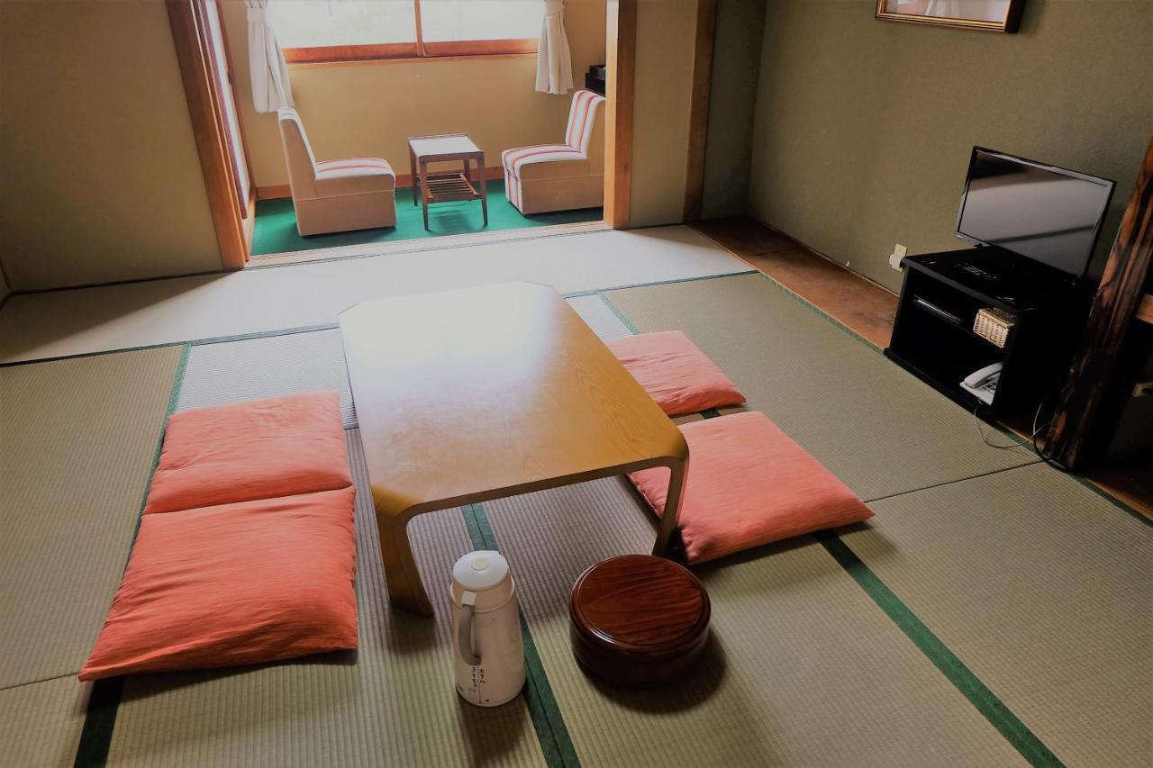 Hotel Takimoto Яманути Экстерьер фото